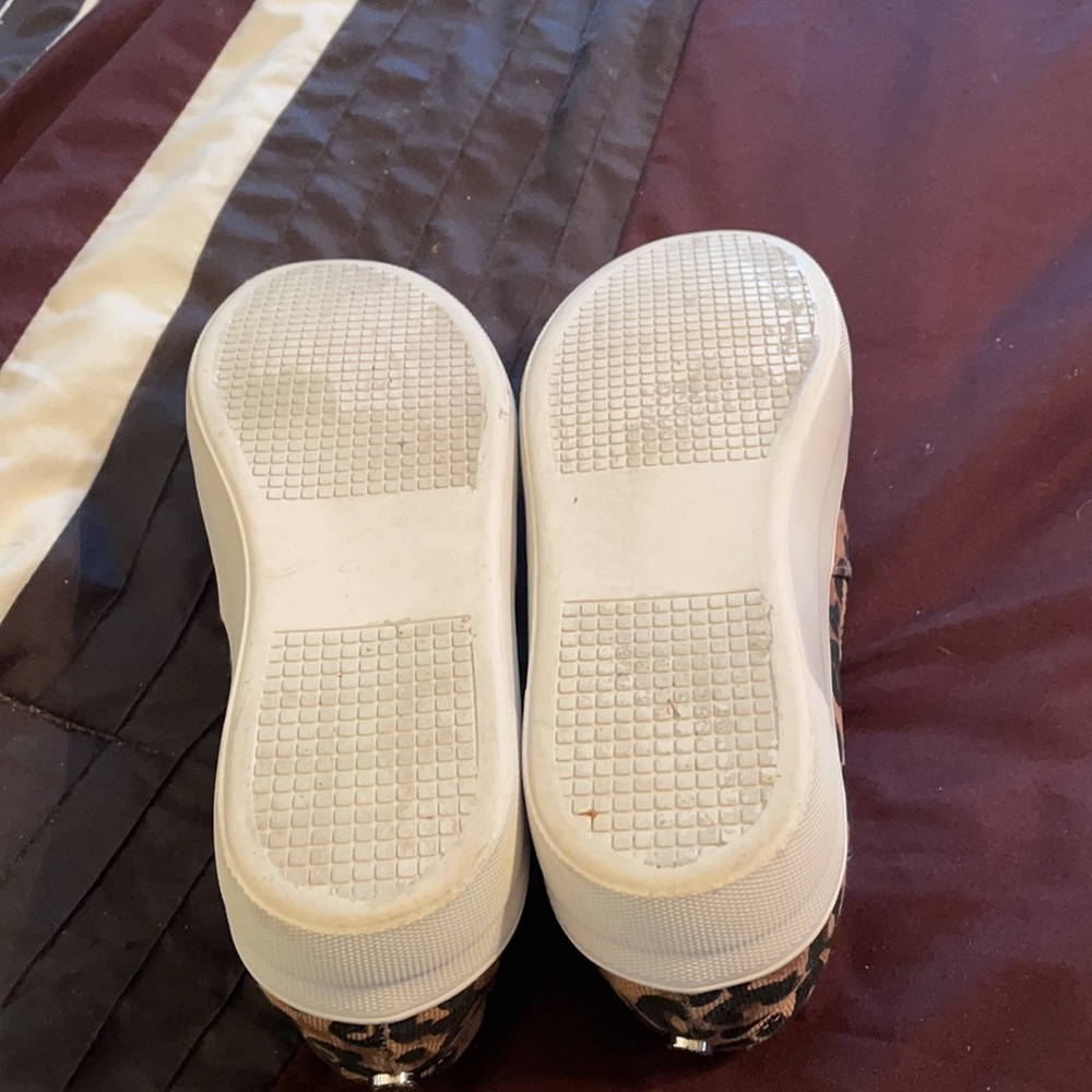 Shoes - Picture 3 of 4